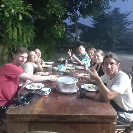 Plus Hostel Ayutthaya Zewnętrze zdjęcie