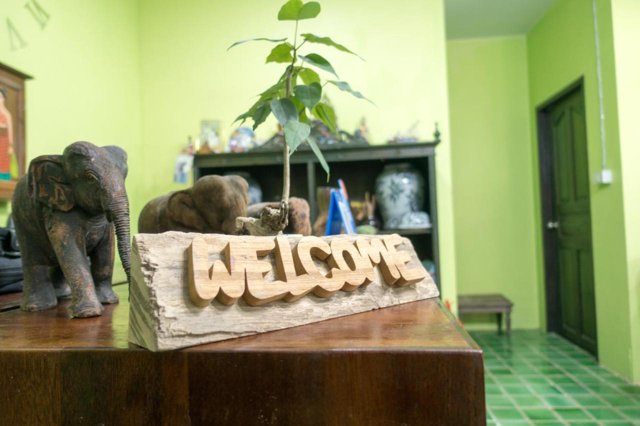 Plus Hostel Ayutthaya Zewnętrze zdjęcie