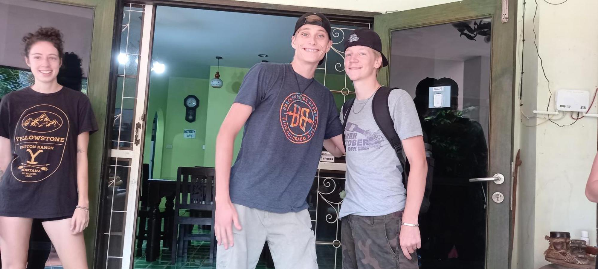 Plus Hostel Ayutthaya Zewnętrze zdjęcie