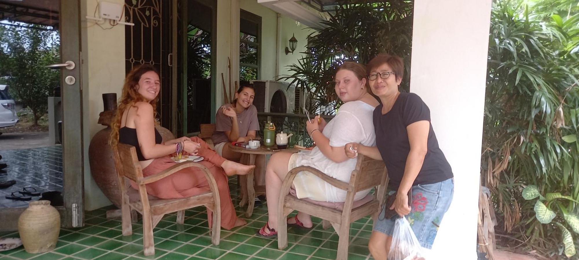 Plus Hostel Ayutthaya Zewnętrze zdjęcie