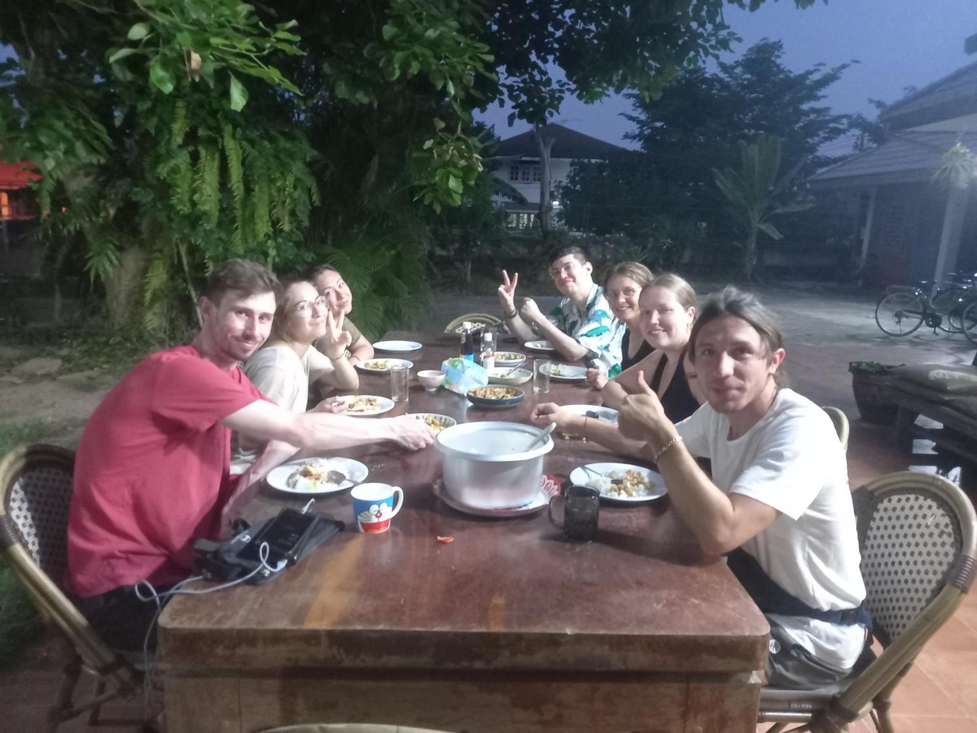 Plus Hostel Ayutthaya Zewnętrze zdjęcie