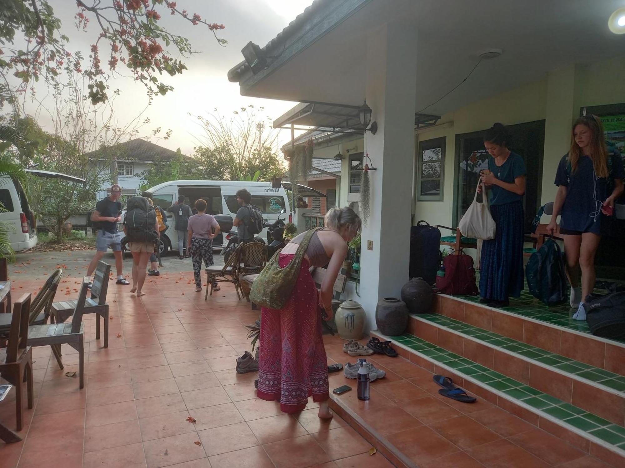 Plus Hostel Ayutthaya Zewnętrze zdjęcie