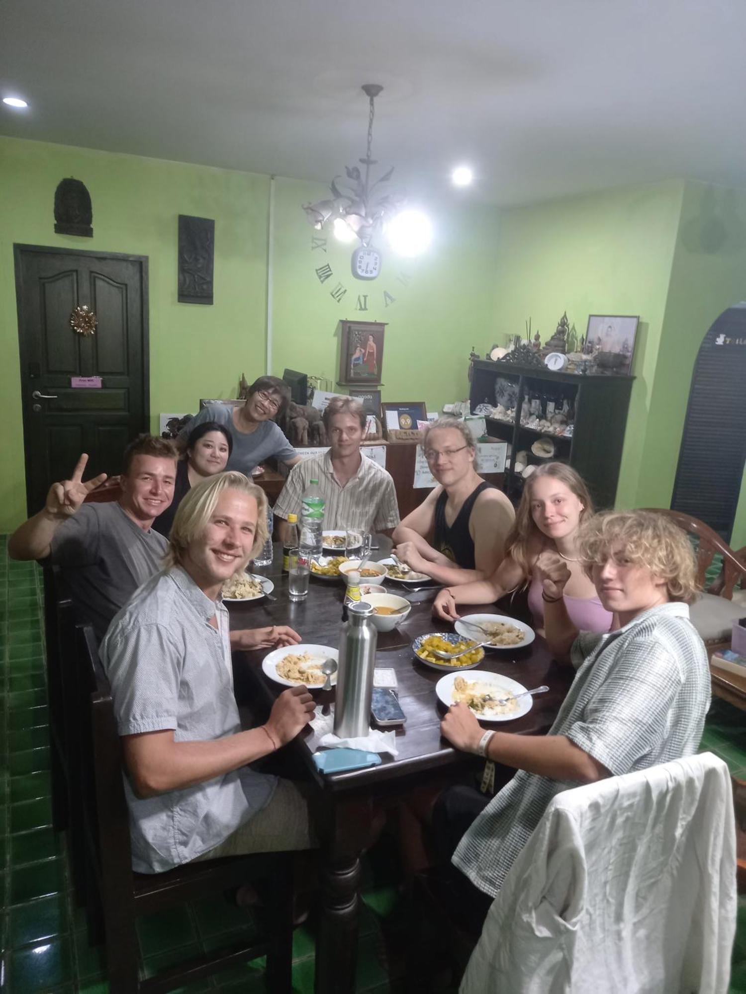 Plus Hostel Ayutthaya Zewnętrze zdjęcie