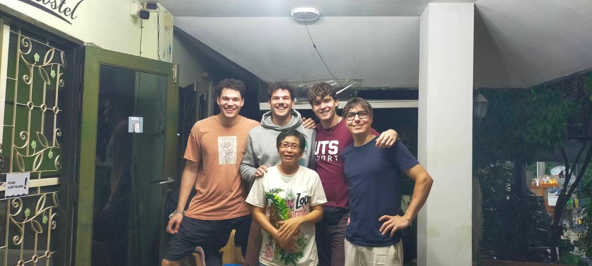 Plus Hostel Ayutthaya Zewnętrze zdjęcie